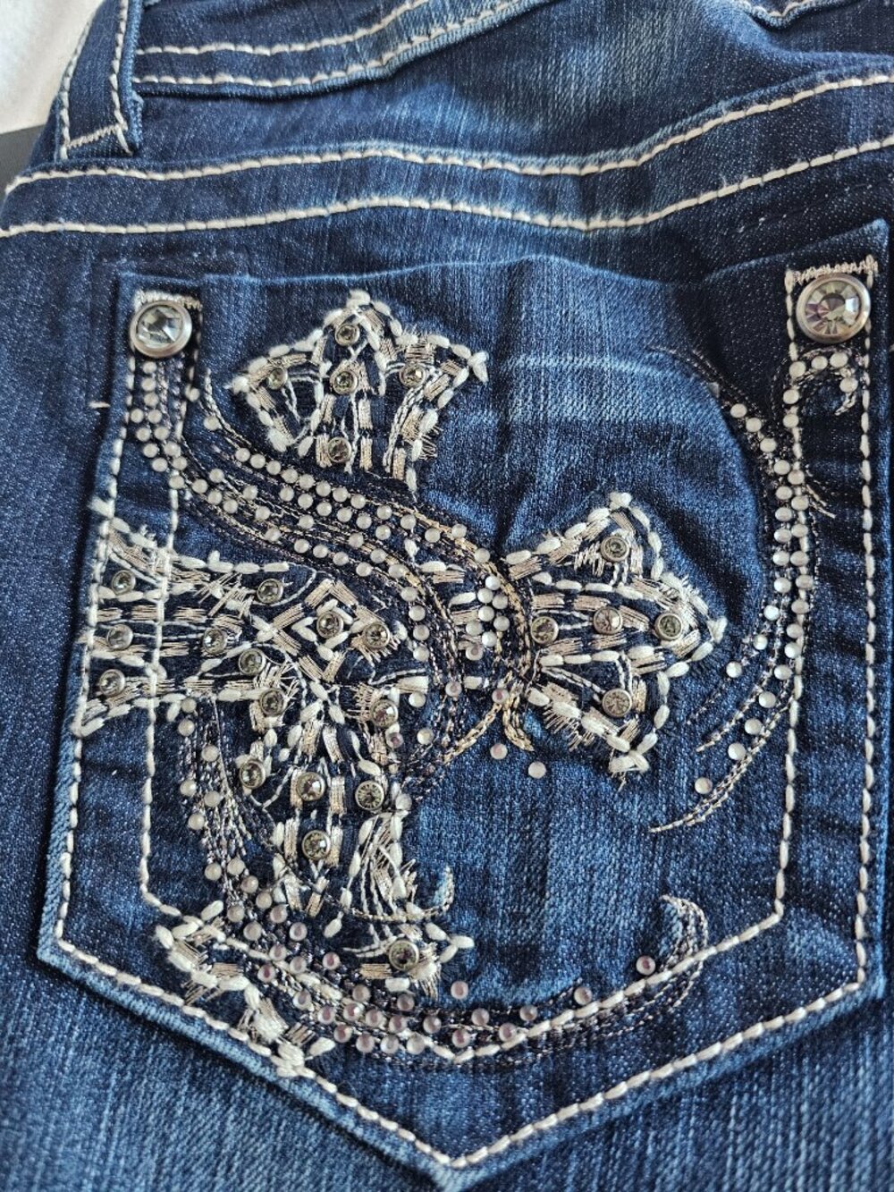 Miss Me cuffed capri dark wash denim/ jeans. model #JP5771P - Picture 3 of 12
